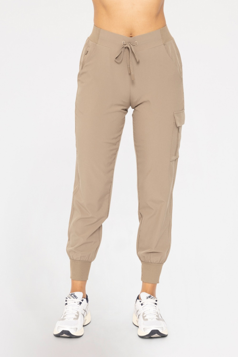 High-Waisted Capri Active Joggers with Pockets (AP-B0115)