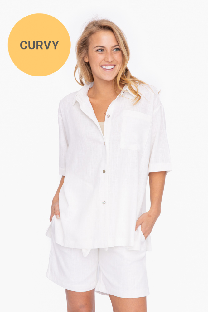 CURVY Oversized Short Sleeve Resort Button Down Shirt (KTR12253P)