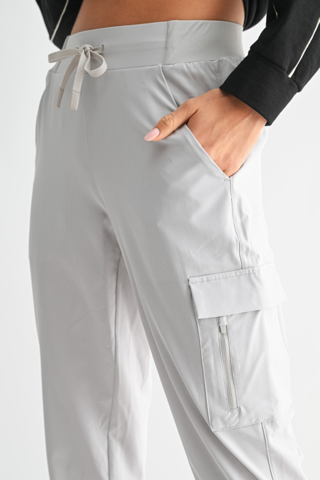 High-Waisted Capri Active Joggers with Pockets (AP-B0115)