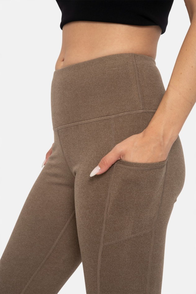 Micro-Ribbed Swoop Back High-Waisted Pocket Leggings(APH-A1018)