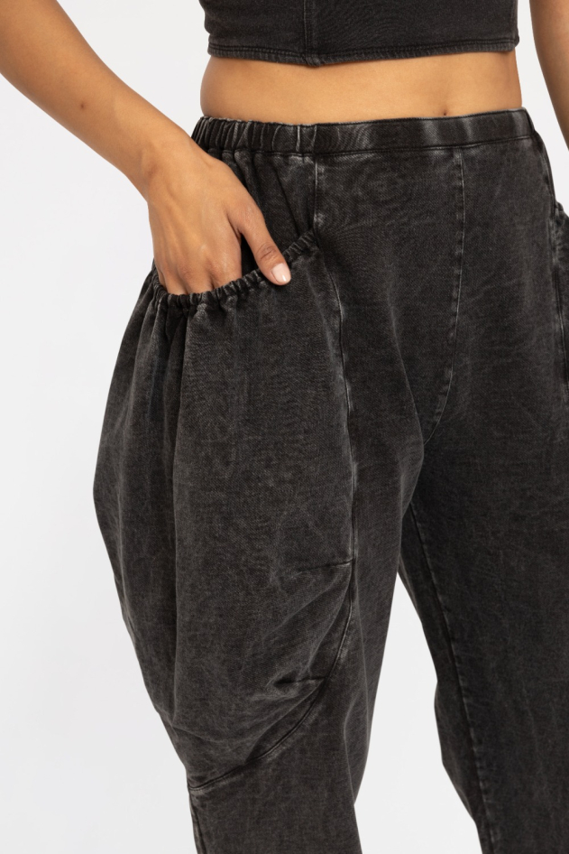 Cotton Blend Mineral Wash Barrel Pants (KP5325)