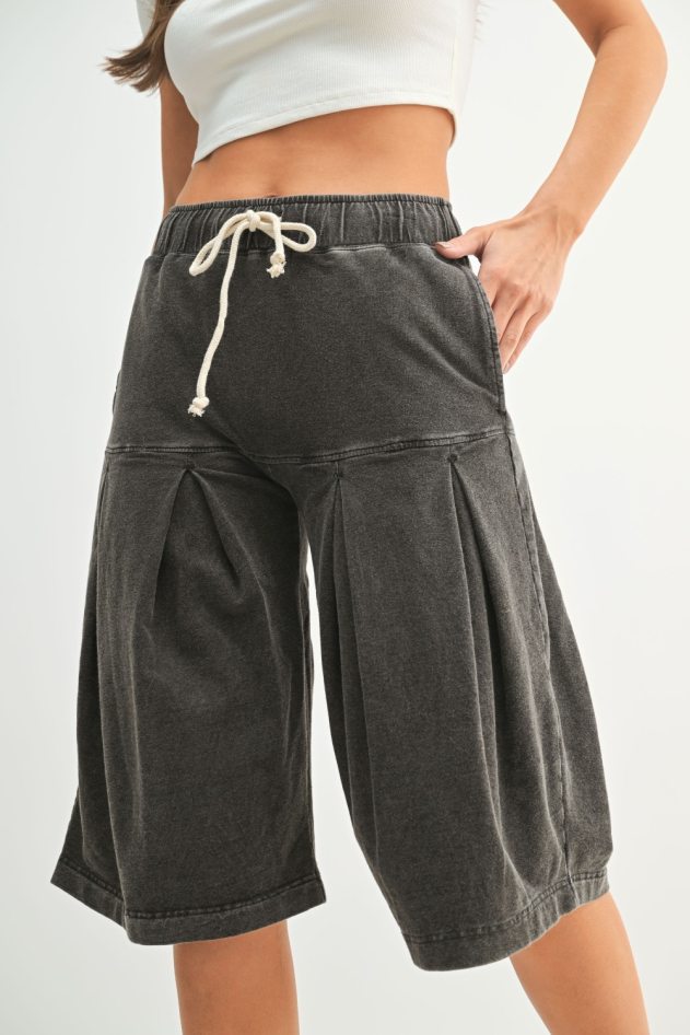 Mineral Wash Pleated Mid-Length Pants(KP5355)