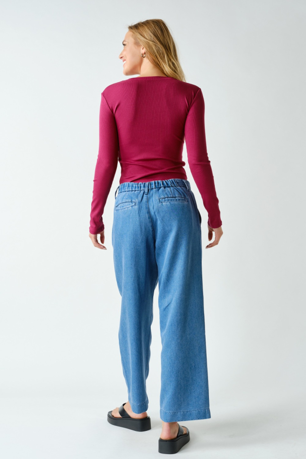 Essential Long-Sleeved Micro-Ribbed Athleisure Top(KT11682)
