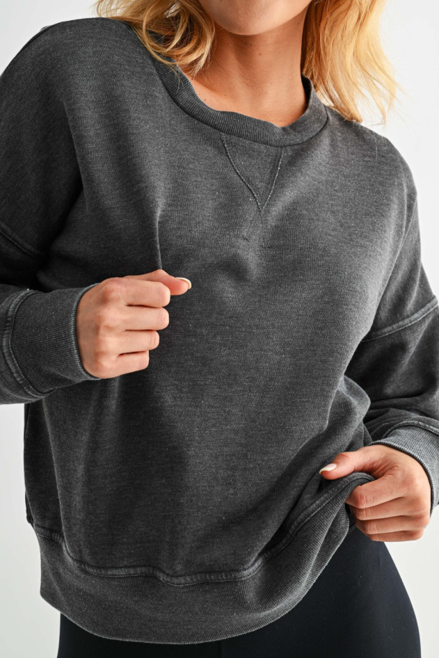 Burned Out Crewneck Sweater(KTZ12390)